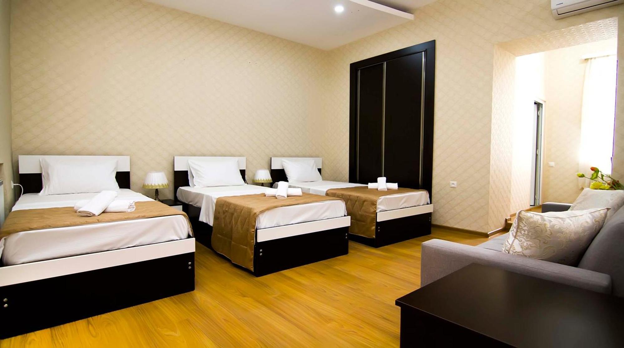 Hotel Care Inn Tbiliszi Kültér fotó