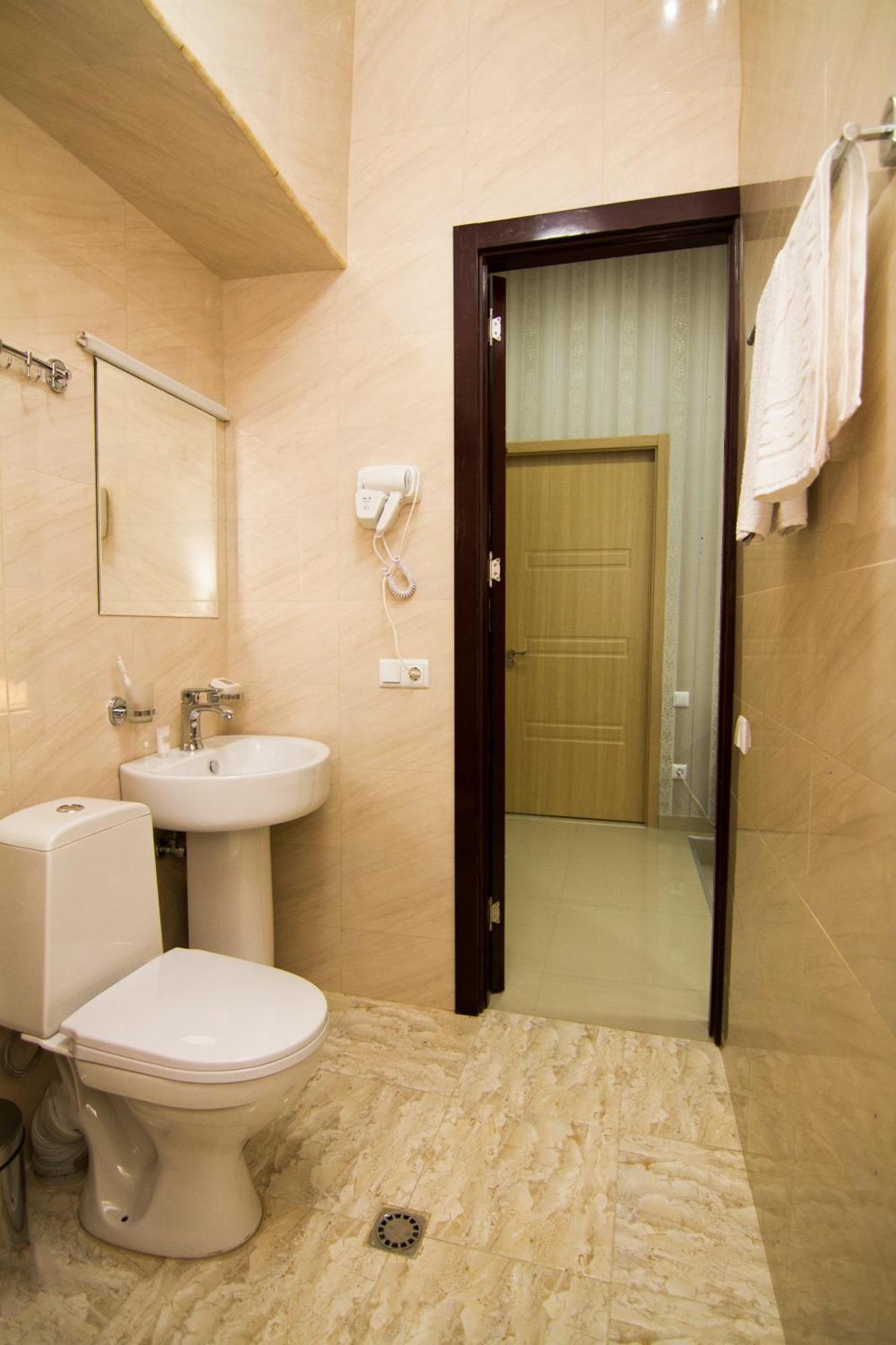 Hotel Care Inn Tbiliszi Kültér fotó
