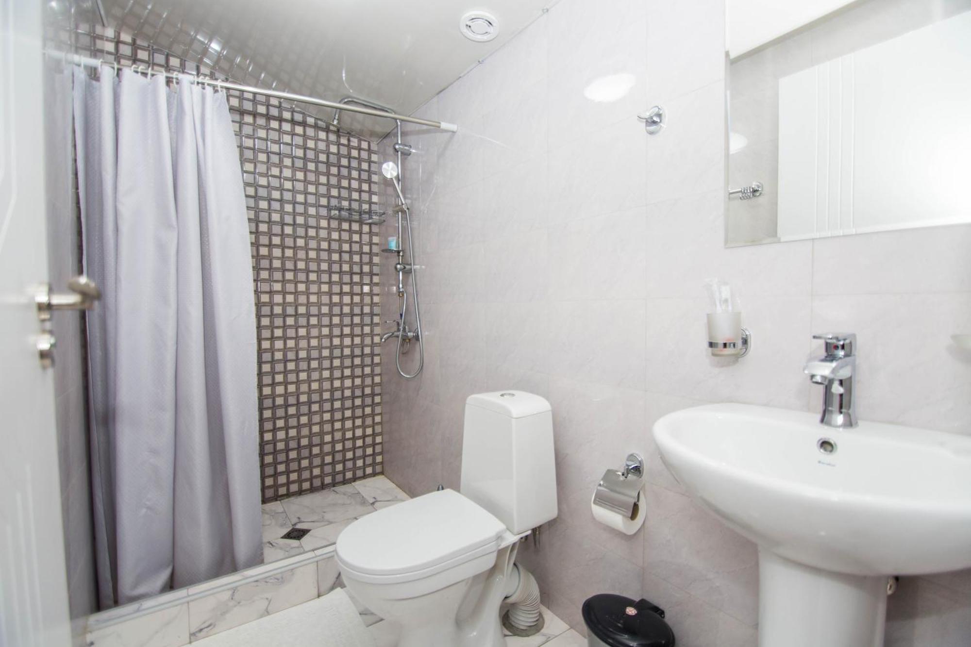 Hotel Care Inn Tbiliszi Kültér fotó