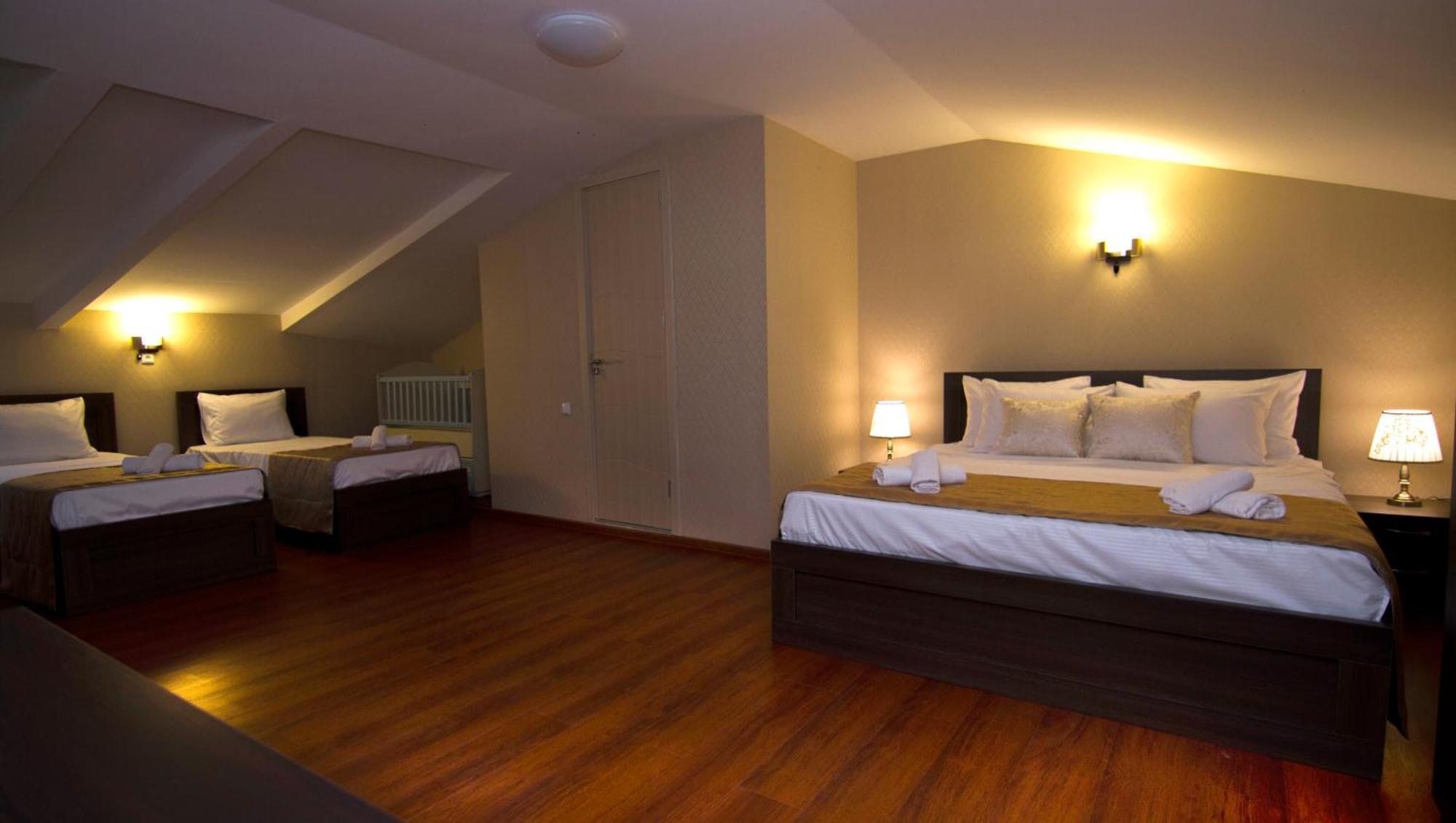Hotel Care Inn Tbiliszi Kültér fotó